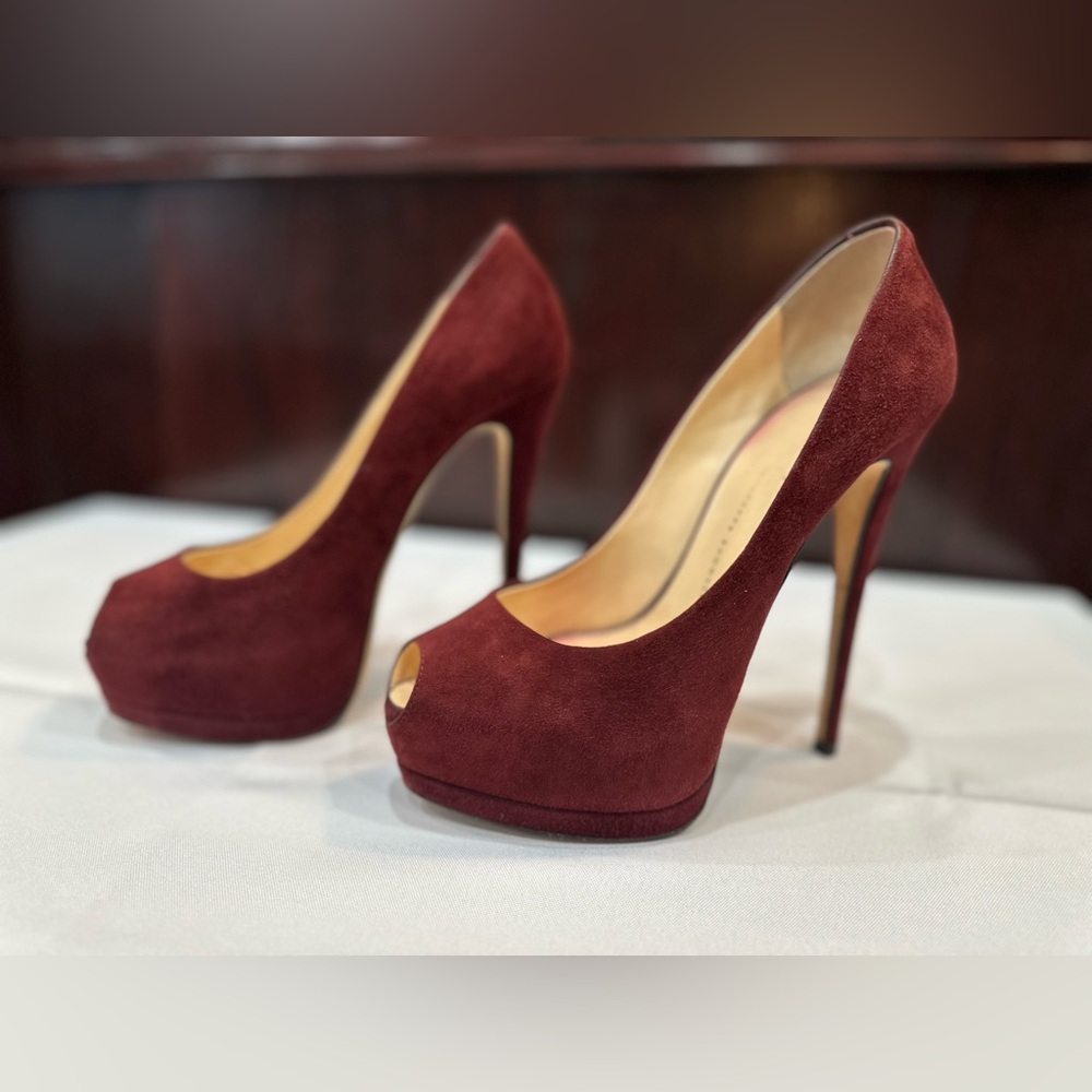 Giuseppe zanotti open toe pumps Burgundy Suede Heels 37.5